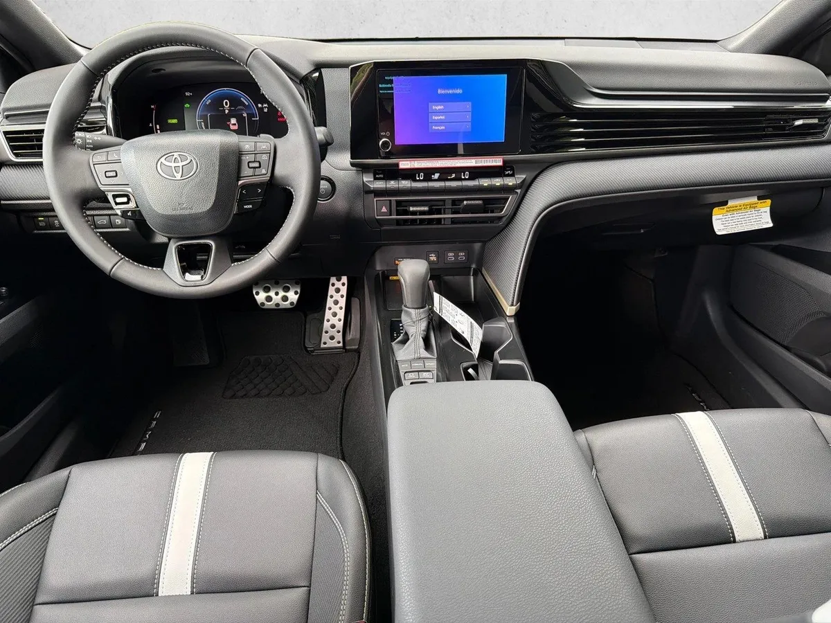 2026 Toyota Camry SE thumbnail 22