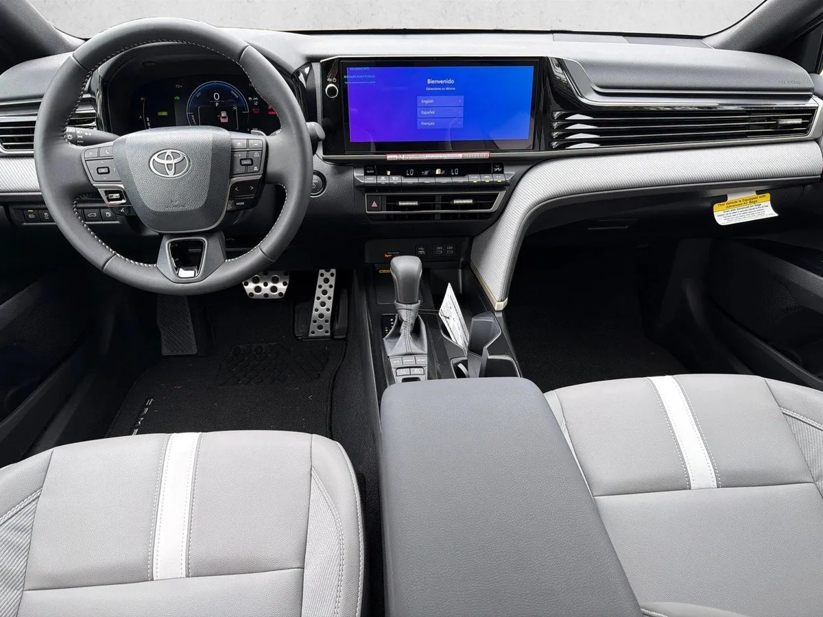 2026 Toyota Camry SE thumbnail 22