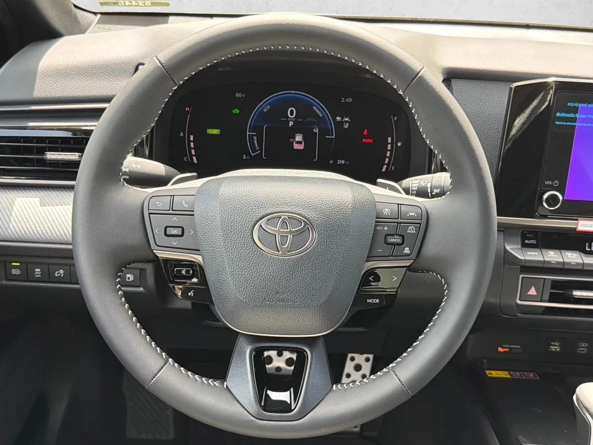2026 Toyota Camry SE thumbnail 23