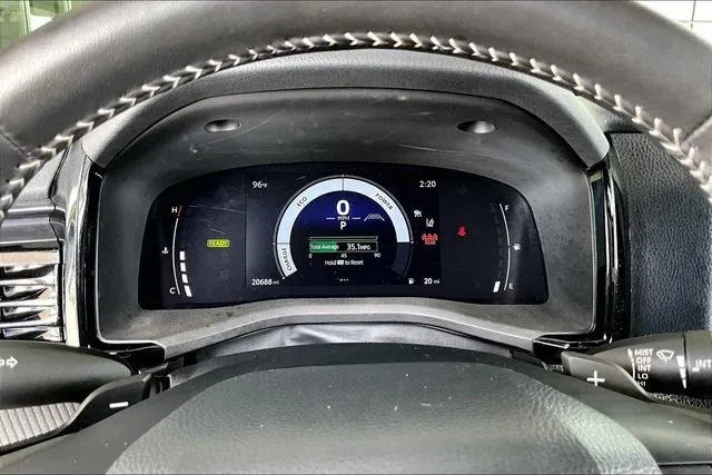 2026 Toyota Camry SE thumbnail 12