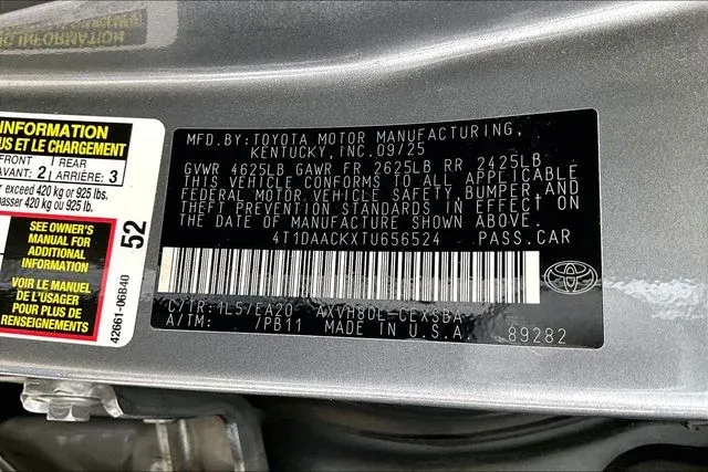 2026 Toyota Camry SE thumbnail 16