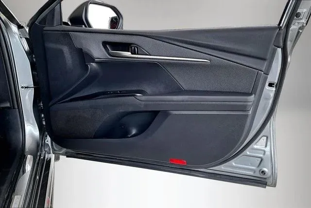 2026 Toyota Camry SE thumbnail 25