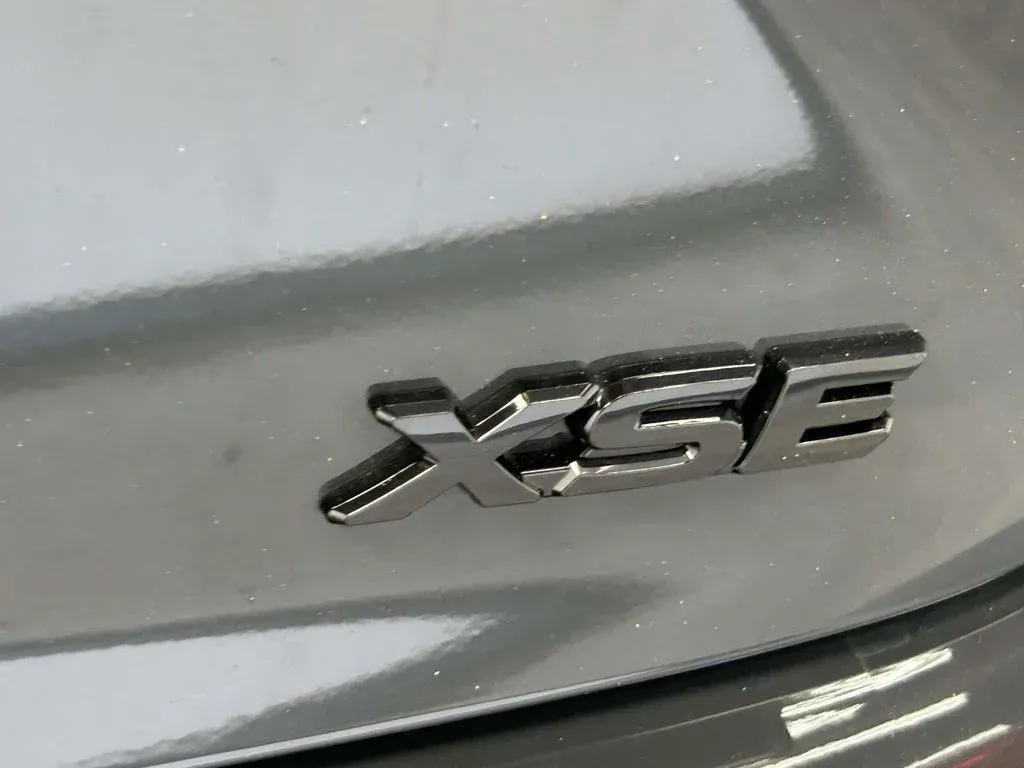 2026 Toyota Camry XSE thumbnail 11