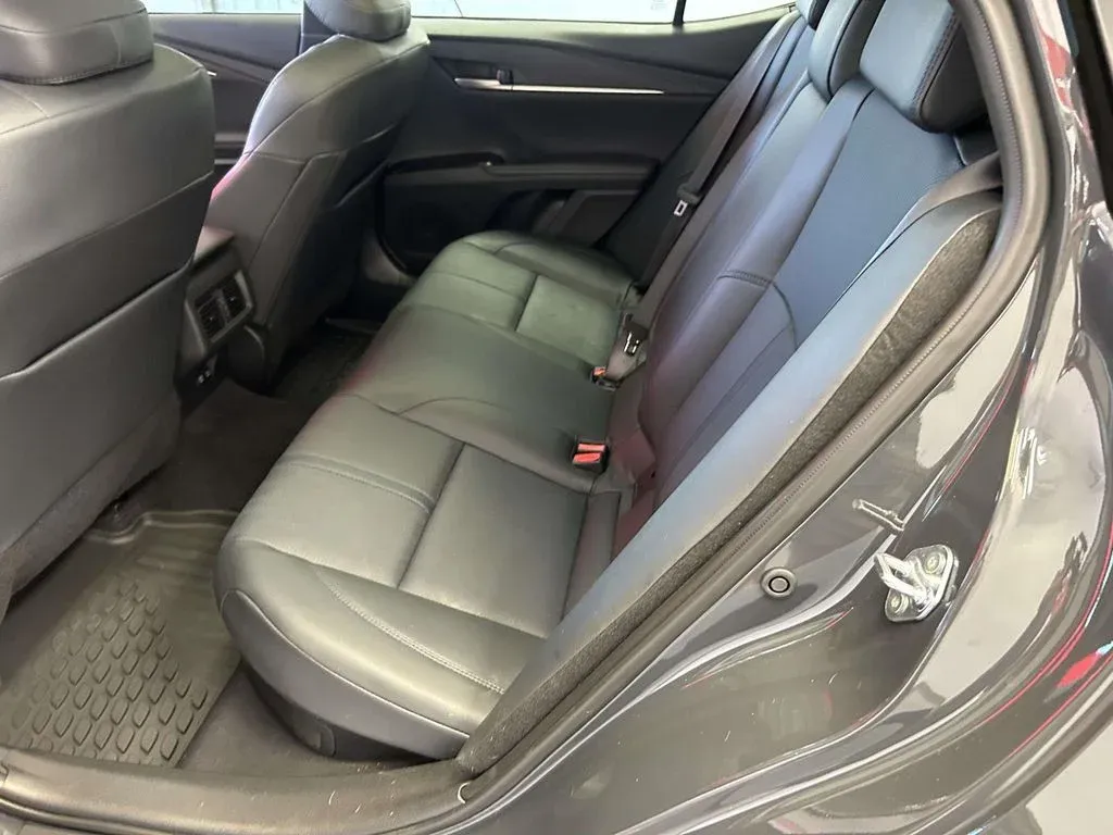 2026 Toyota Camry XSE thumbnail 14