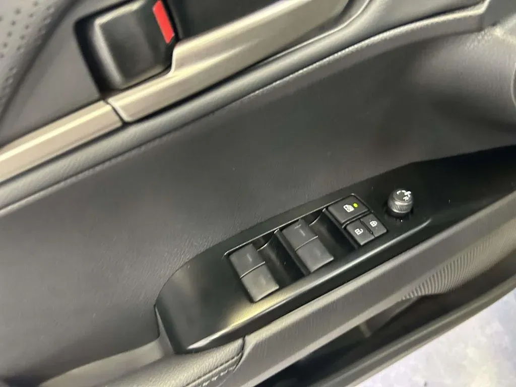 2026 Toyota Camry XSE thumbnail 17