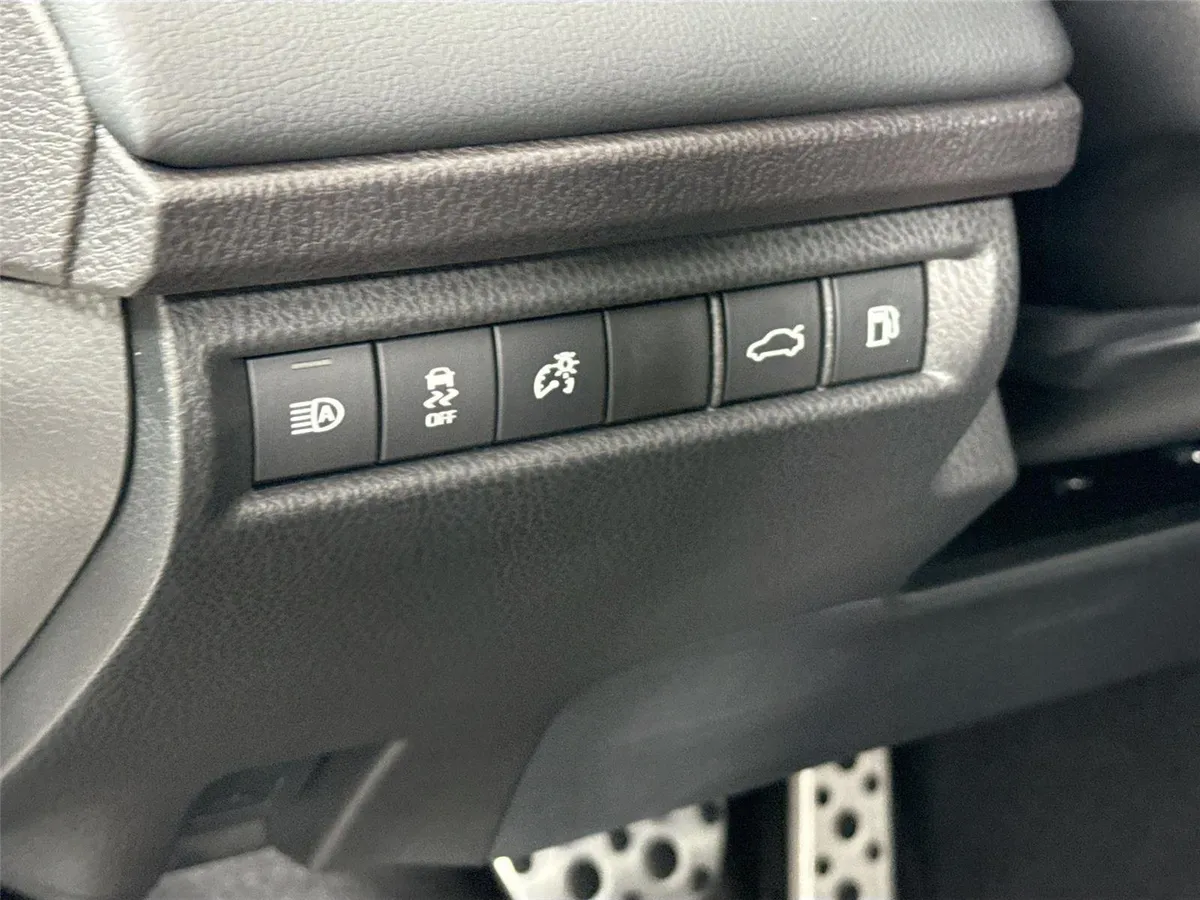 2026 Toyota Camry XSE thumbnail 16