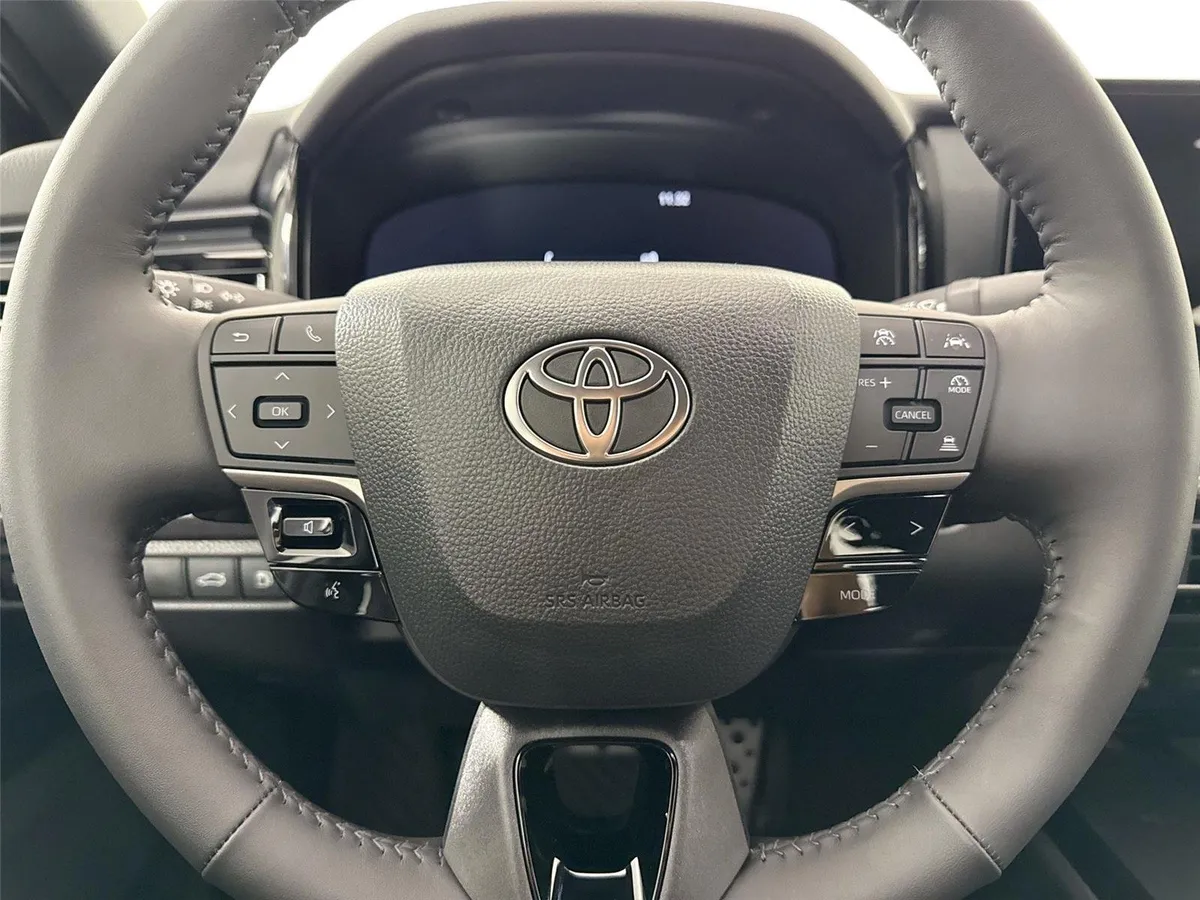 2026 Toyota Camry XSE thumbnail 17