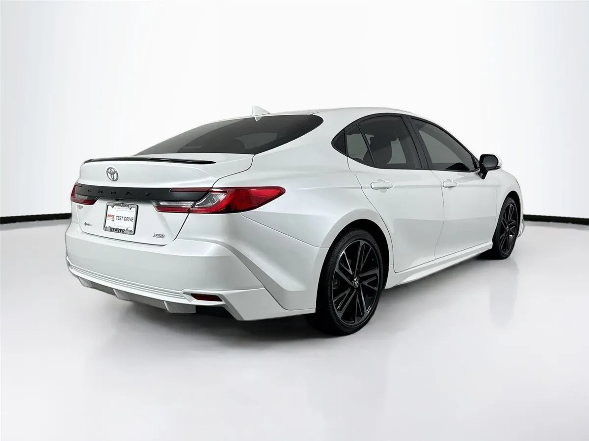 2026 Toyota Camry XSE thumbnail 2