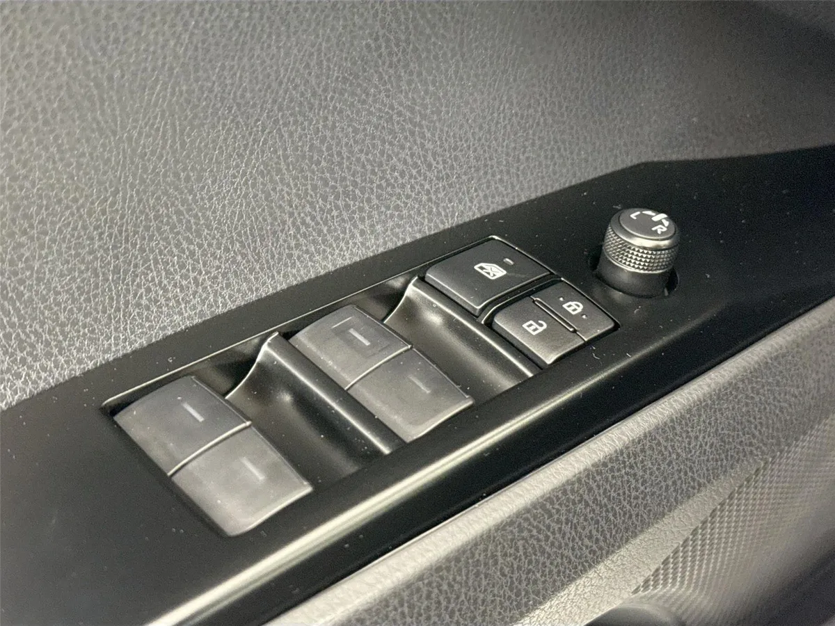 2026 Toyota Camry XSE thumbnail 28