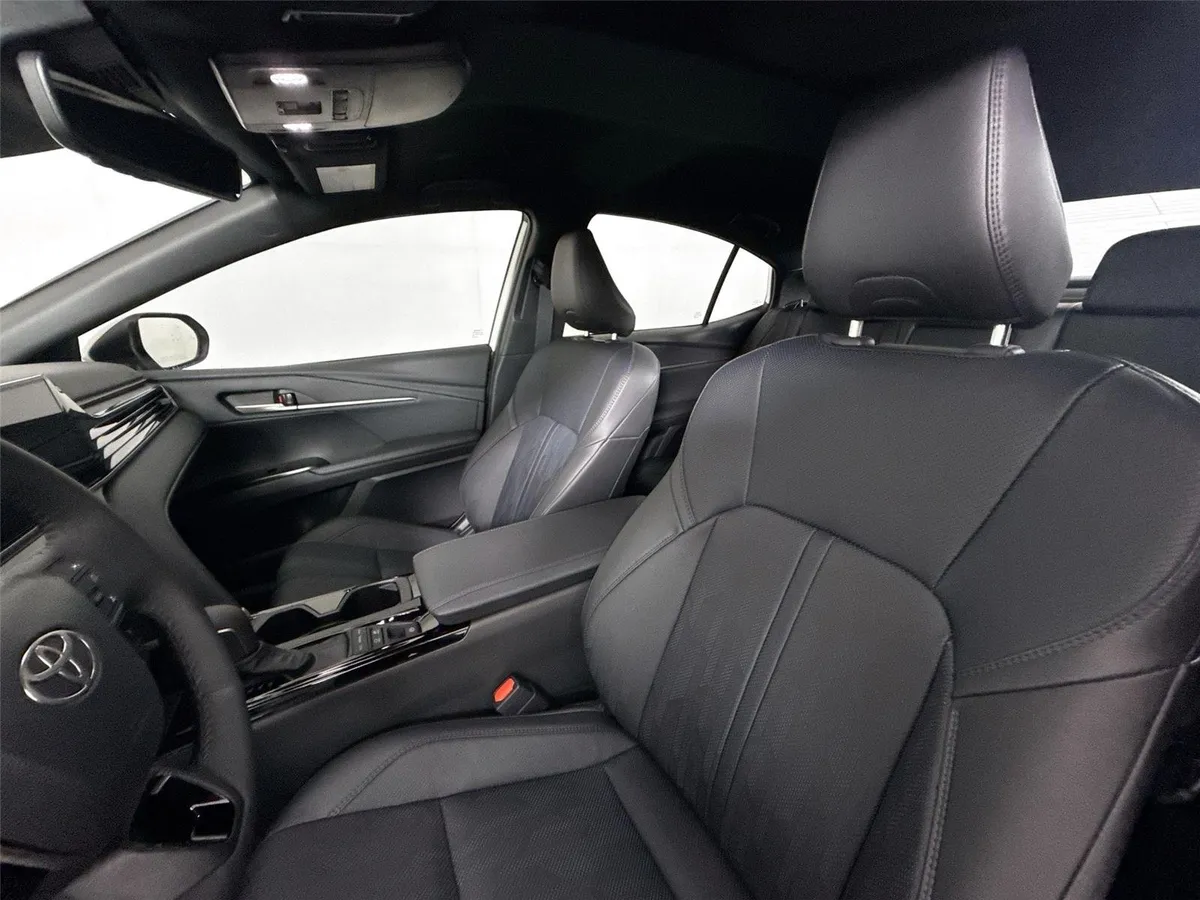 2026 Toyota Camry XSE thumbnail 3