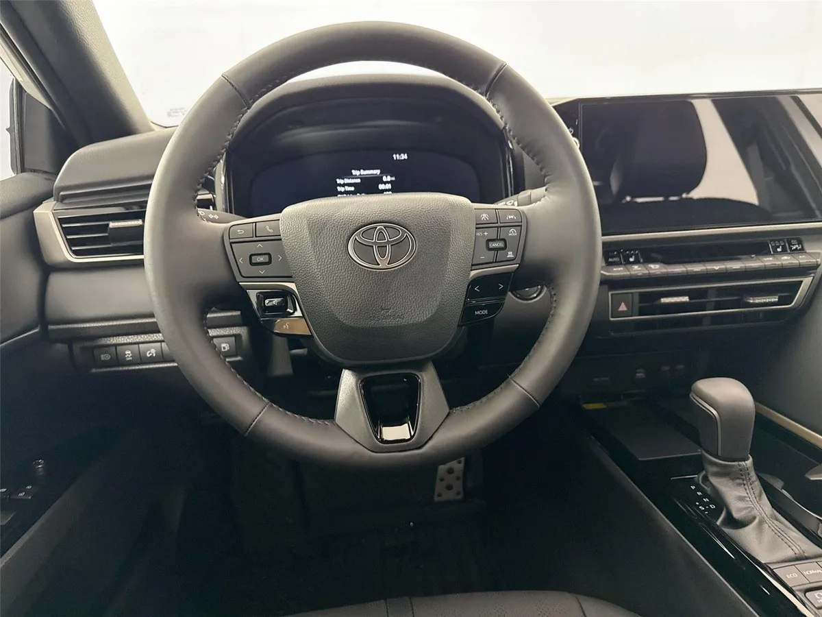 2026 Toyota Camry XSE thumbnail 31
