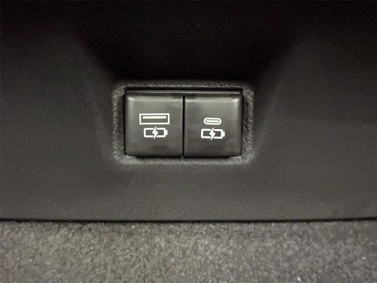 2026 Toyota Camry XSE thumbnail 37
