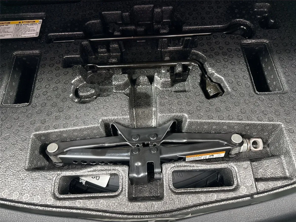 2026 Toyota Camry XSE thumbnail 39