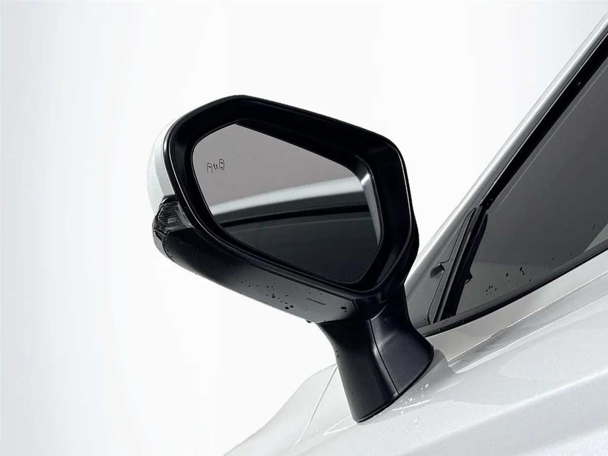 2026 Toyota Camry XSE thumbnail 5