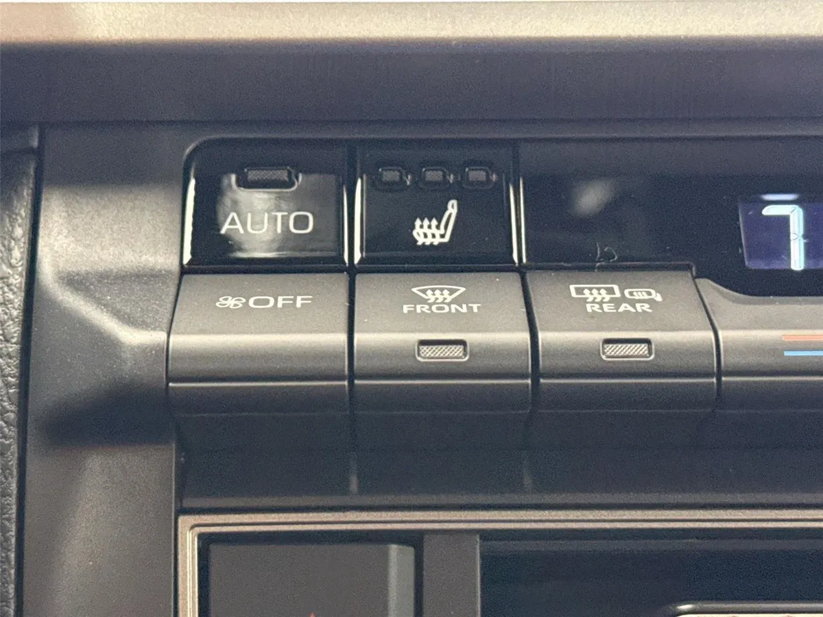 2026 Toyota Camry XSE thumbnail 8