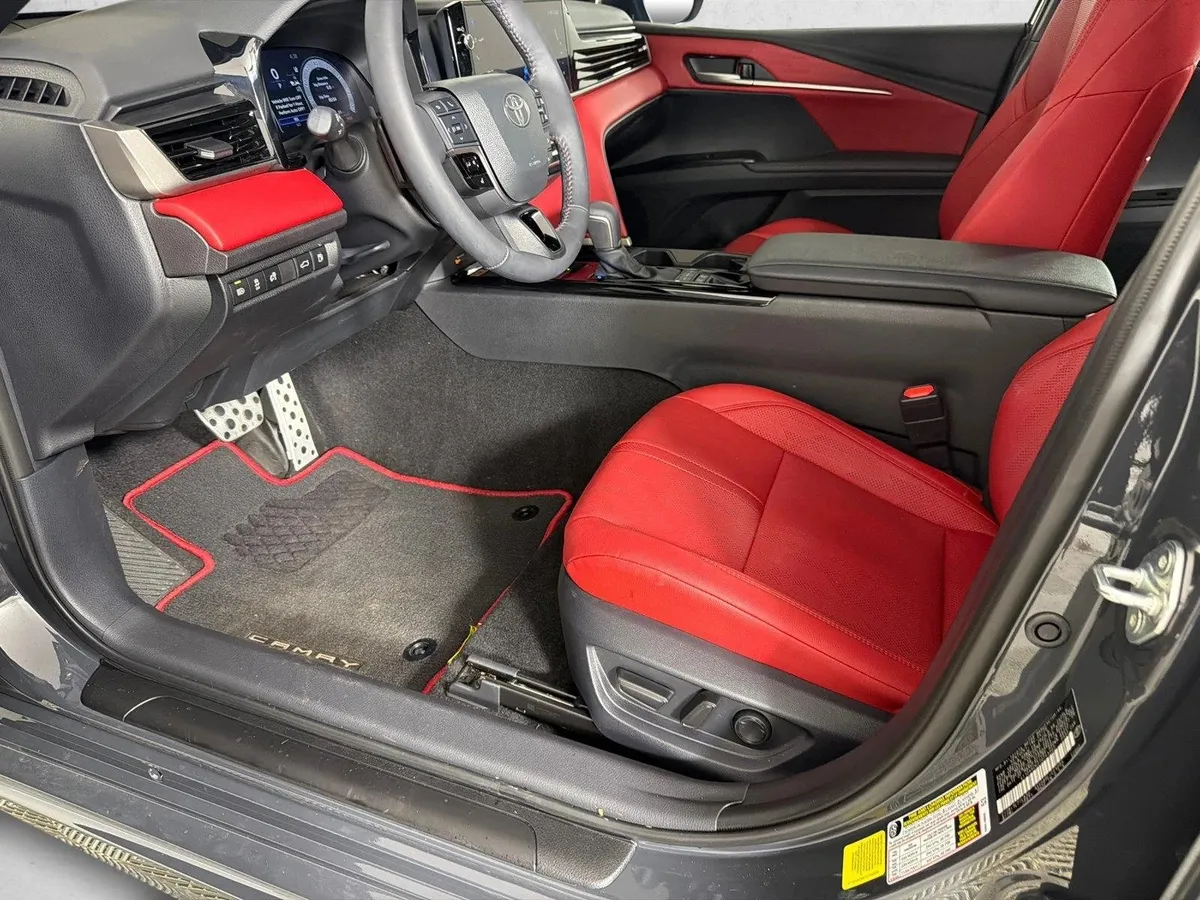 2026 Toyota Camry XSE thumbnail 10