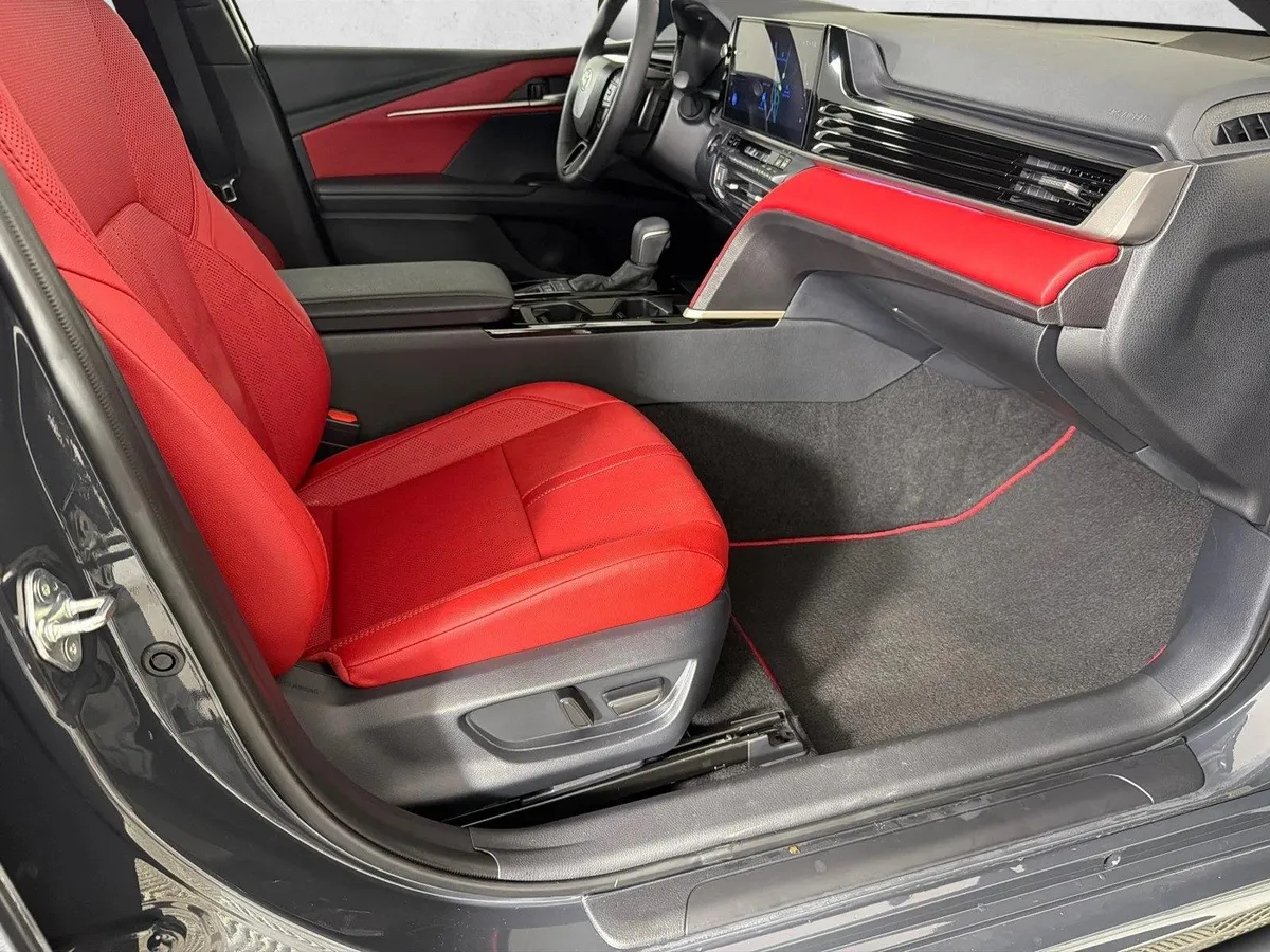 2026 Toyota Camry XSE thumbnail 14