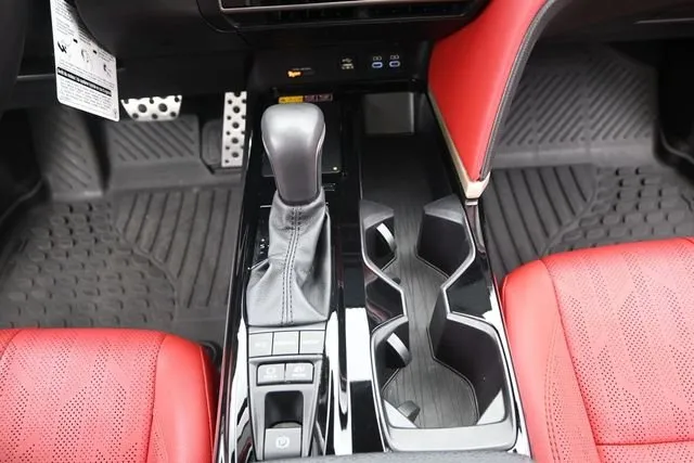 2026 Toyota Camry XSE thumbnail 8