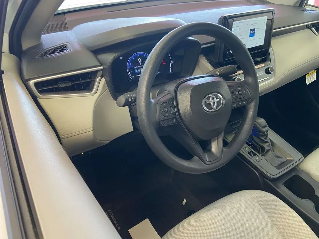 2026 Toyota Corolla Cross L thumbnail 13