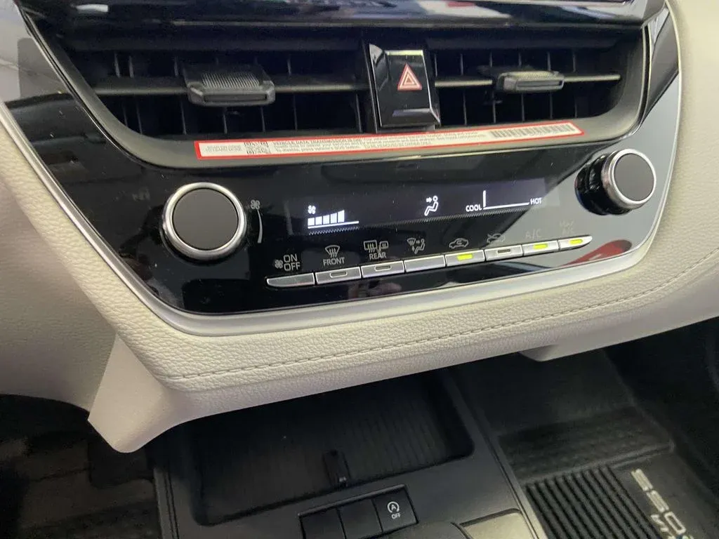 2026 Toyota Corolla Cross L thumbnail 24