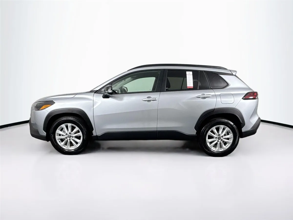 2026 Toyota Corolla Cross LE thumbnail 13