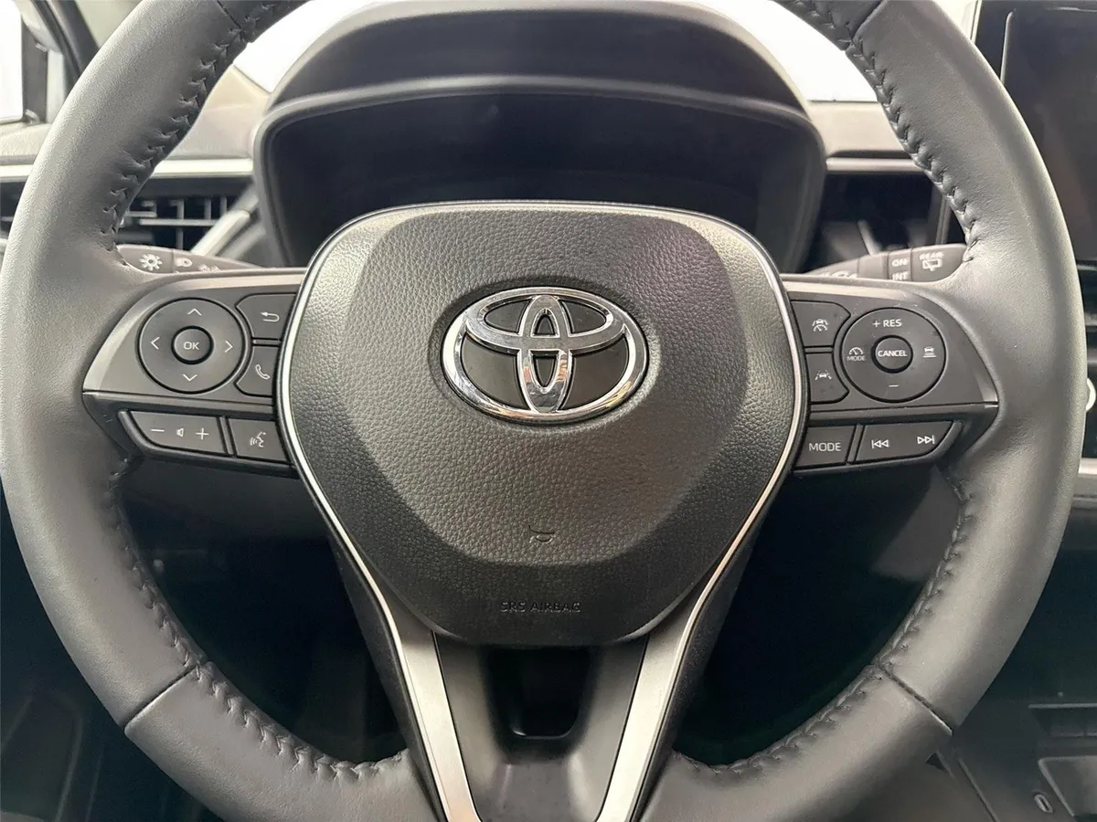 2026 Toyota Corolla Cross LE thumbnail 16