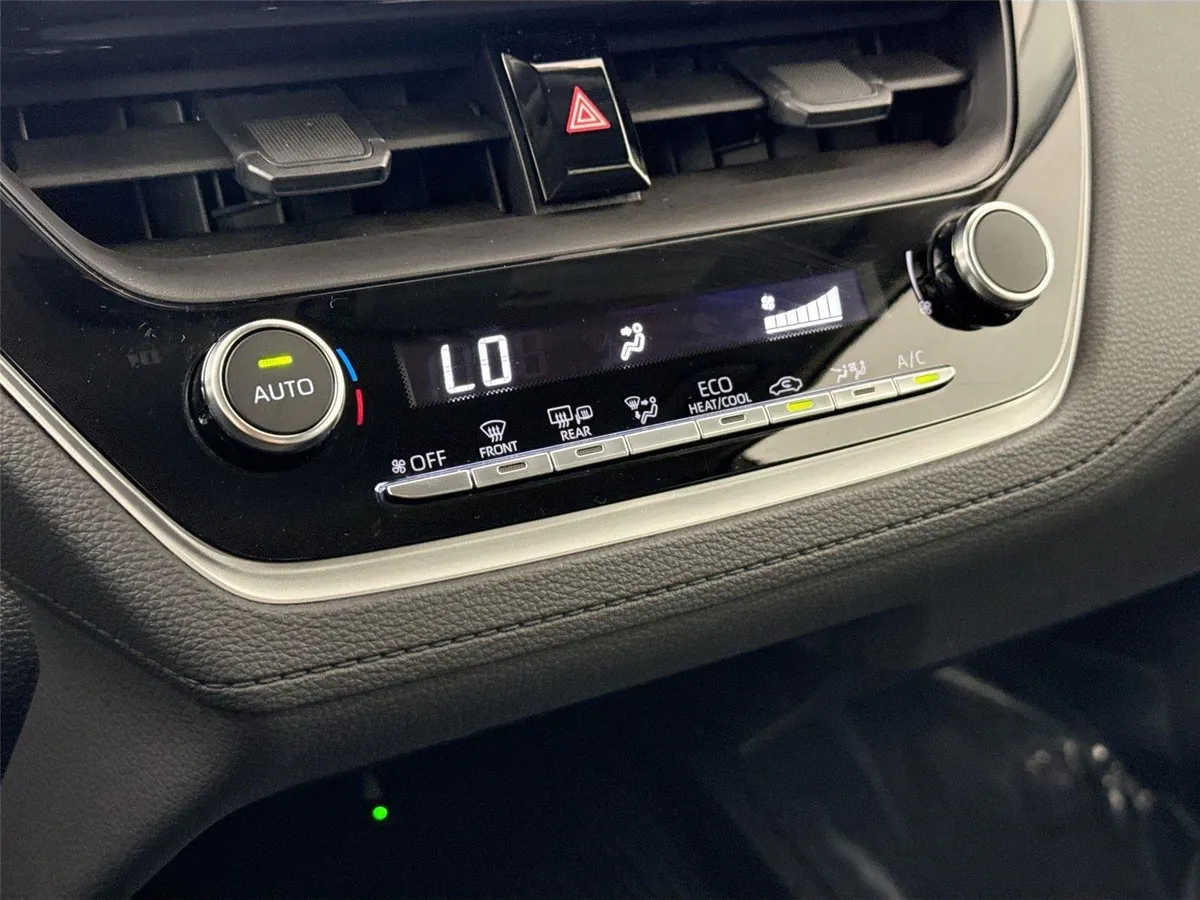 2026 Toyota Corolla Cross LE thumbnail 24