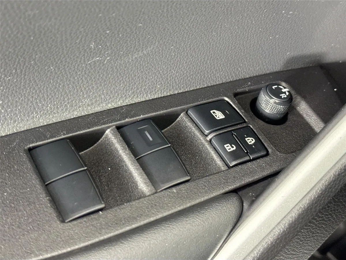 2026 Toyota Corolla Cross LE thumbnail 26