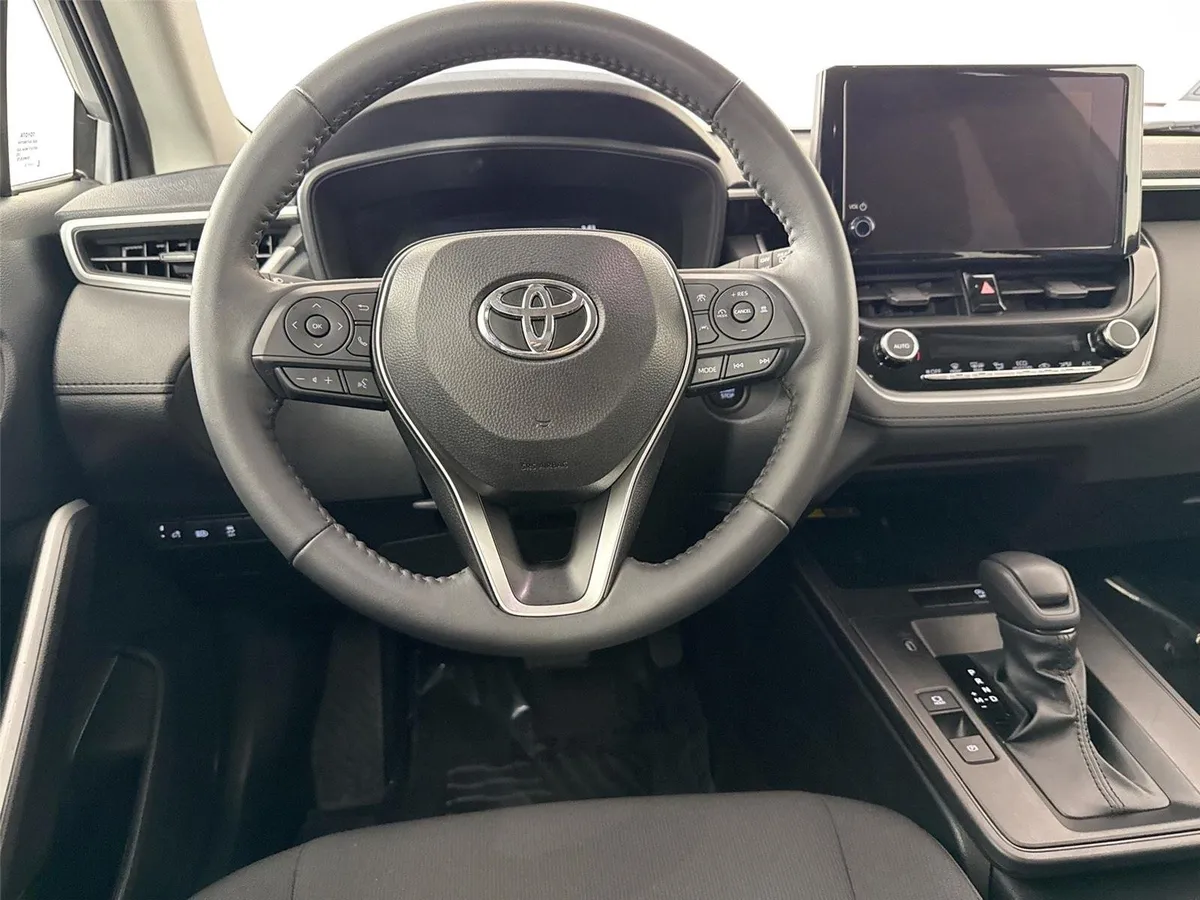 2026 Toyota Corolla Cross LE thumbnail 29