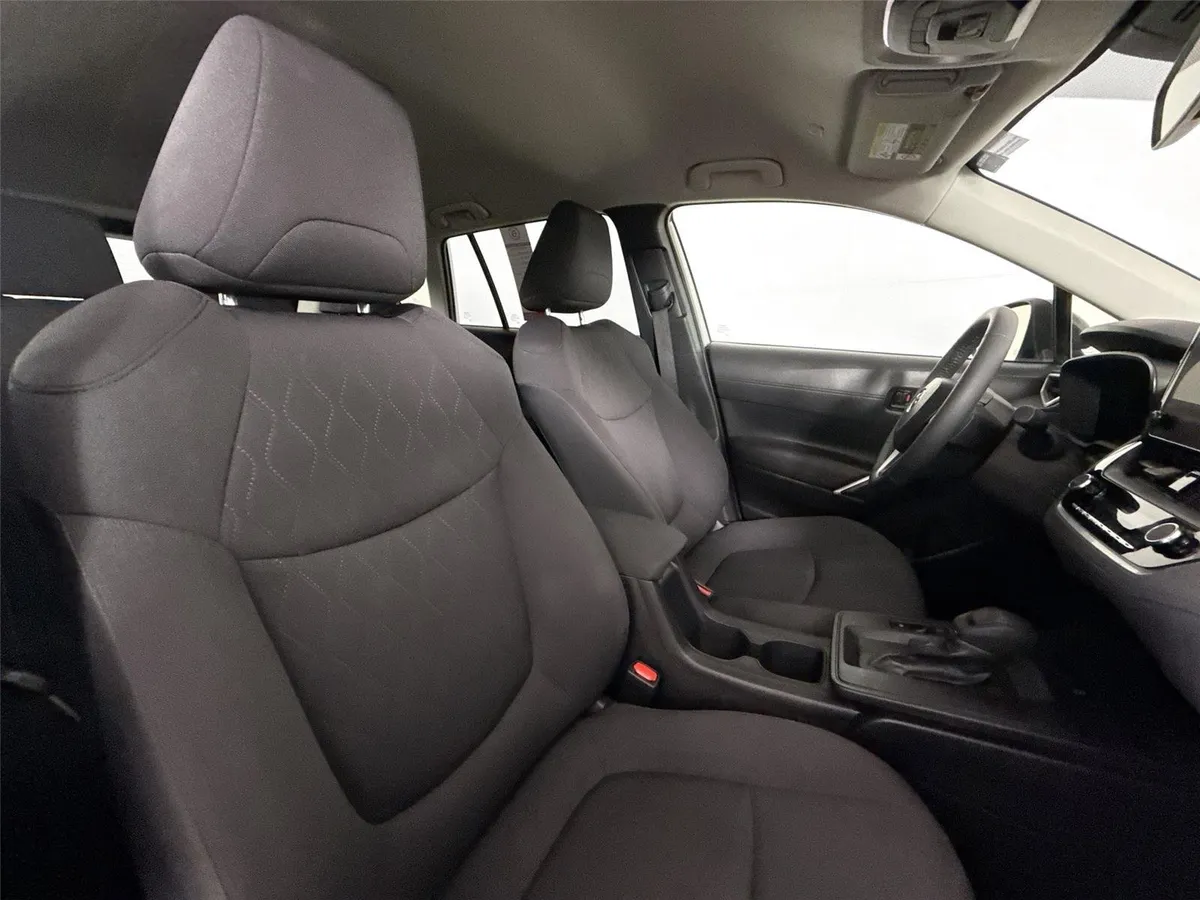 2026 Toyota Corolla Cross LE thumbnail 38