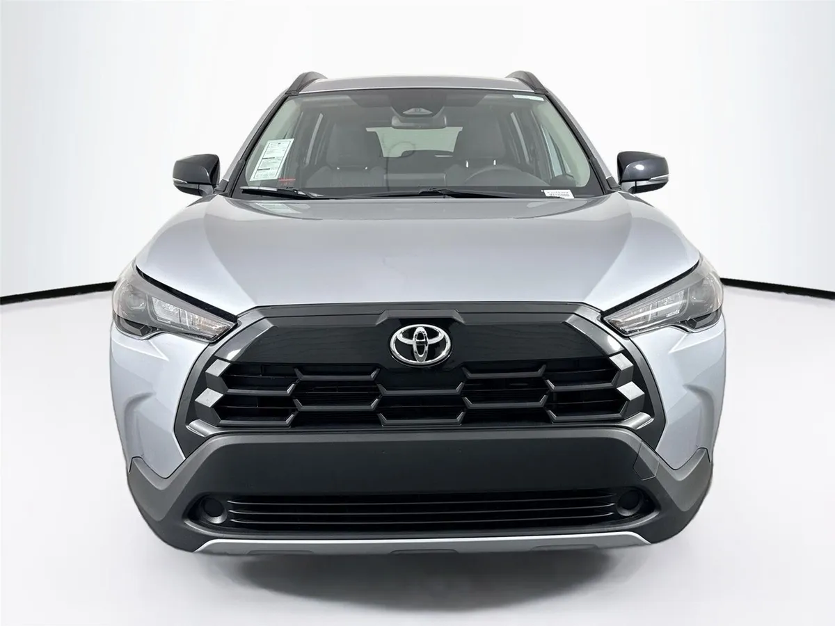 2026 Toyota Corolla Cross LE thumbnail 8