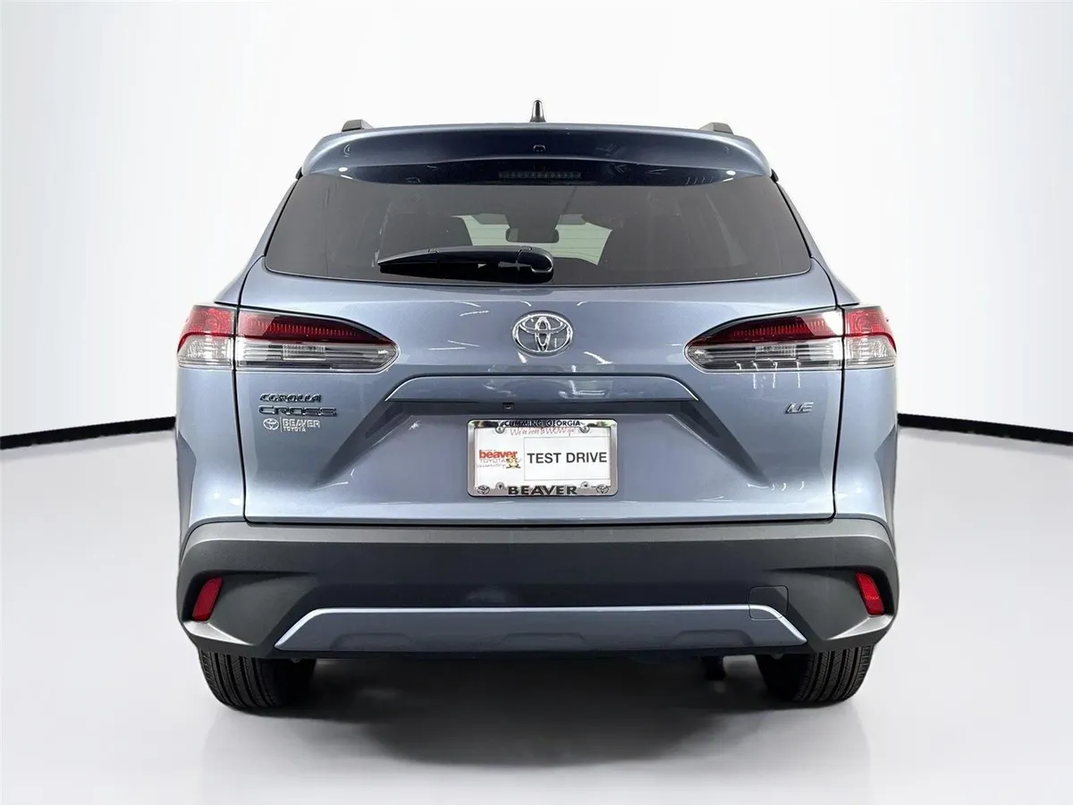 2026 Toyota Corolla Cross LE thumbnail 11