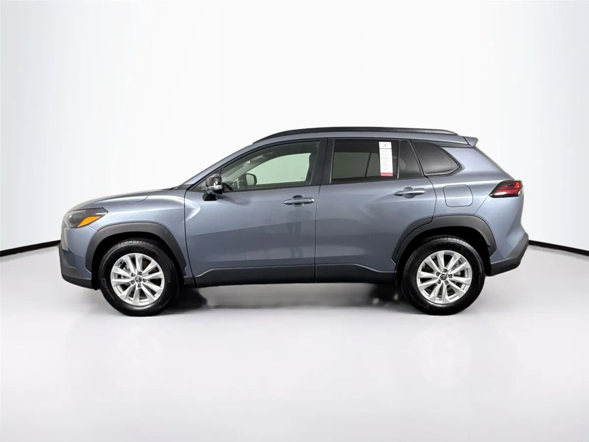 2026 Toyota Corolla Cross LE thumbnail 13