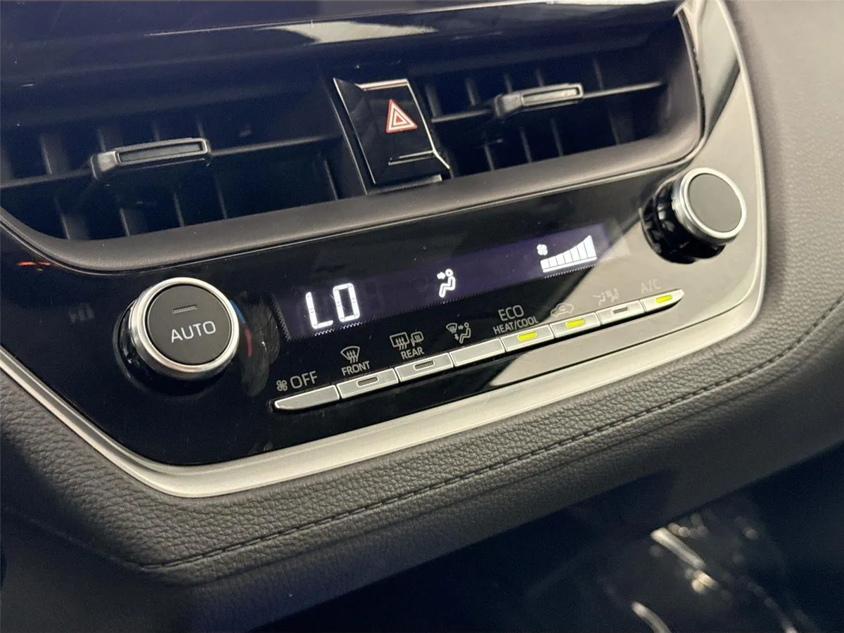 2026 Toyota Corolla Cross LE thumbnail 24