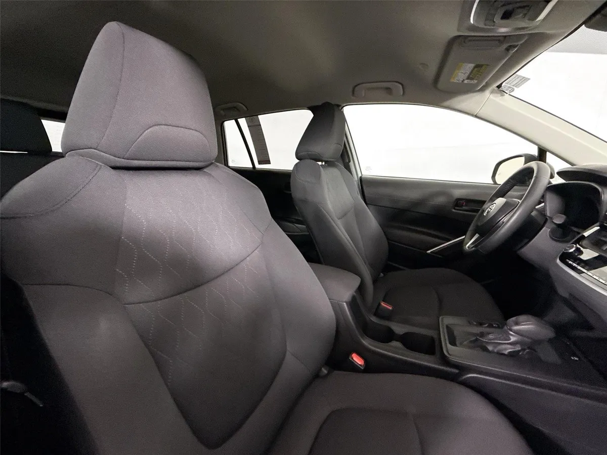 2026 Toyota Corolla Cross LE thumbnail 39