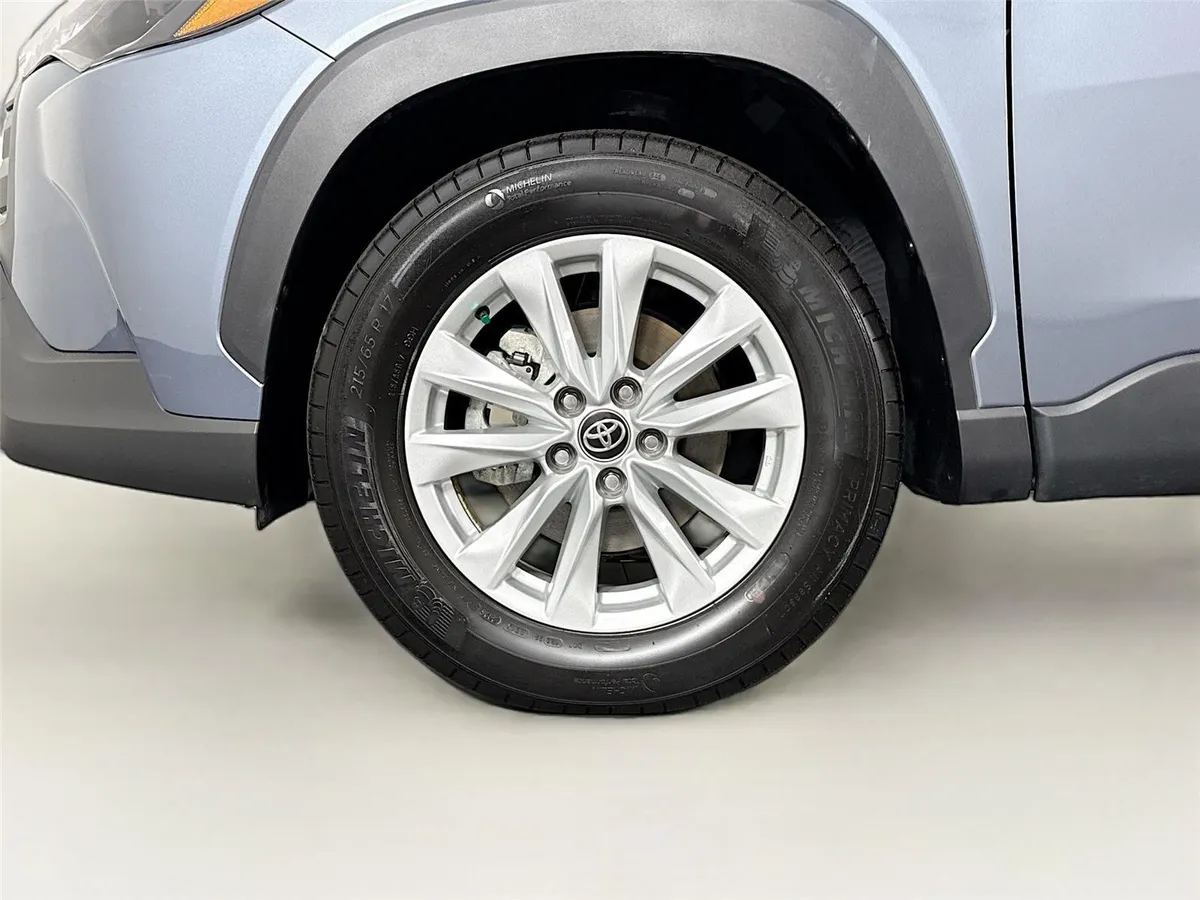 2026 Toyota Corolla Cross LE thumbnail 42