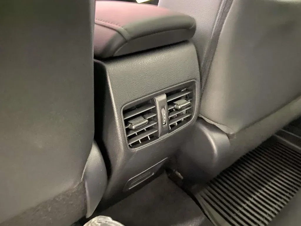 2026 Toyota Corolla Cross XLE thumbnail 15