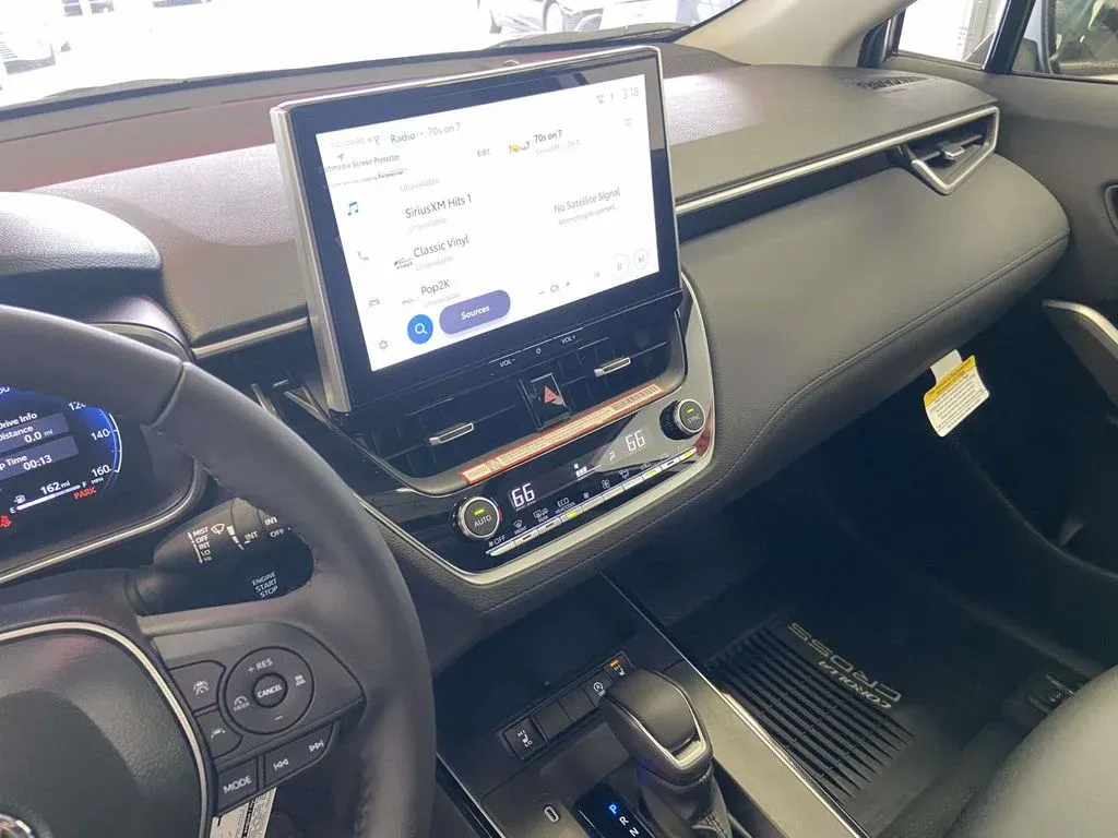 2026 Toyota Corolla Cross XLE thumbnail 22