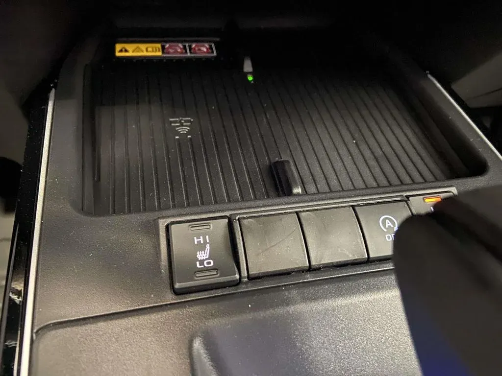 2026 Toyota Corolla Cross XLE thumbnail 24