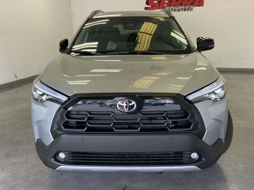 2026 Toyota Corolla Cross XLE thumbnail 8