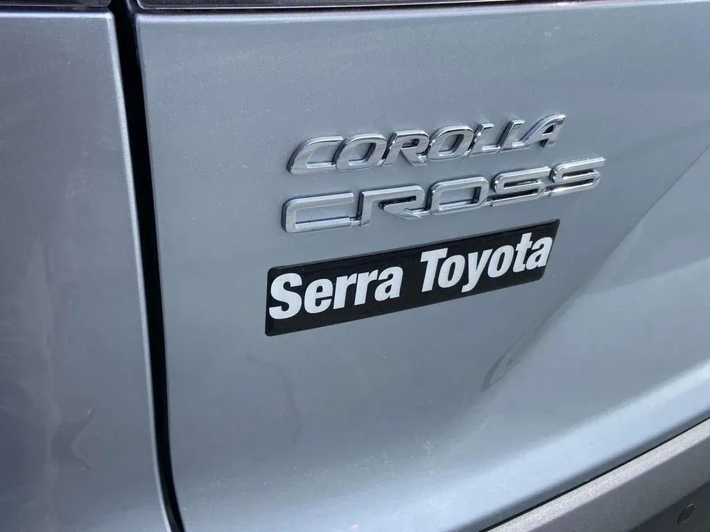 2026 Toyota Corolla Cross XLE thumbnail 10