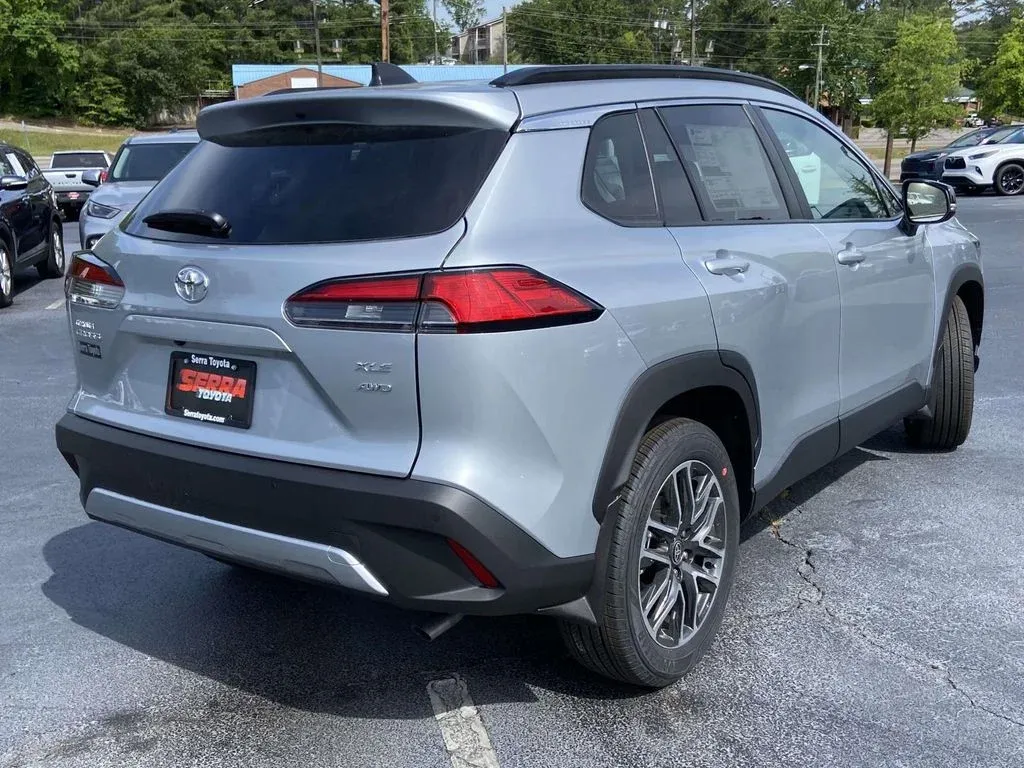 2026 Toyota Corolla Cross XLE thumbnail 3