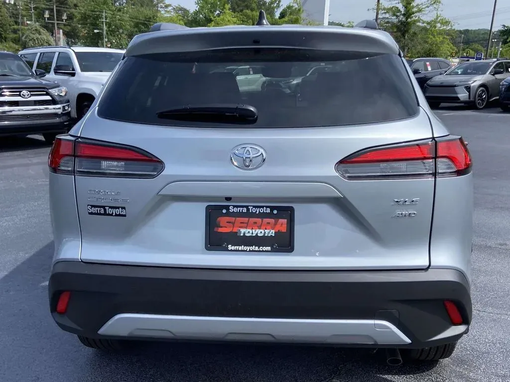 2026 Toyota Corolla Cross XLE thumbnail 4