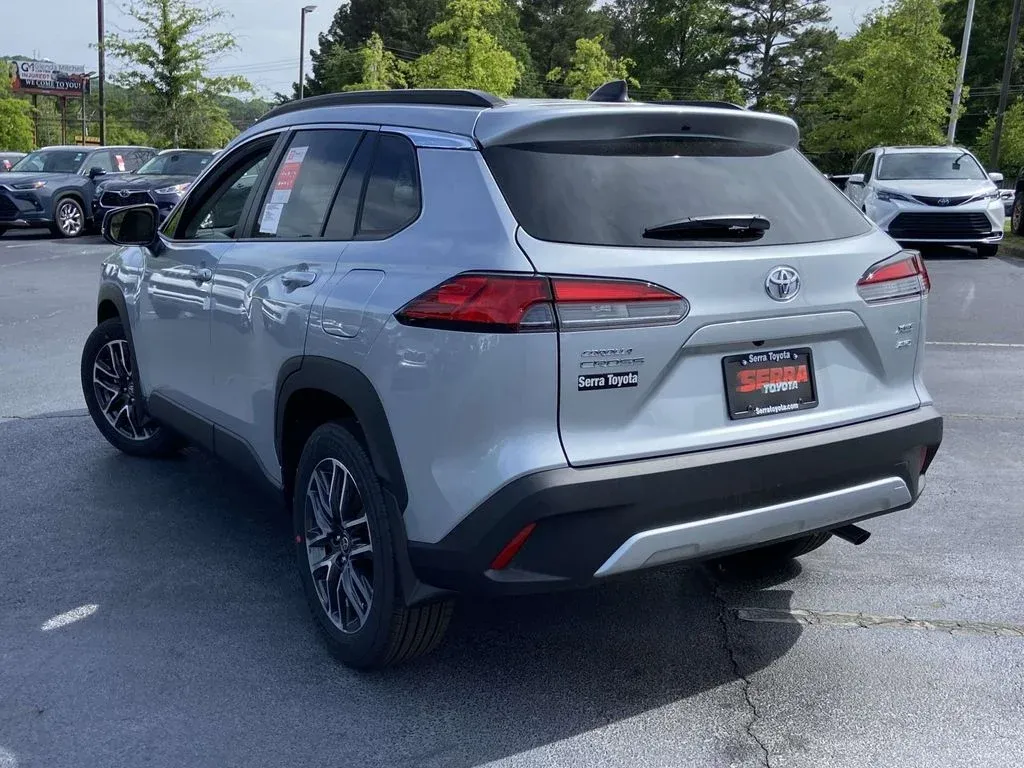 2026 Toyota Corolla Cross XLE thumbnail 5