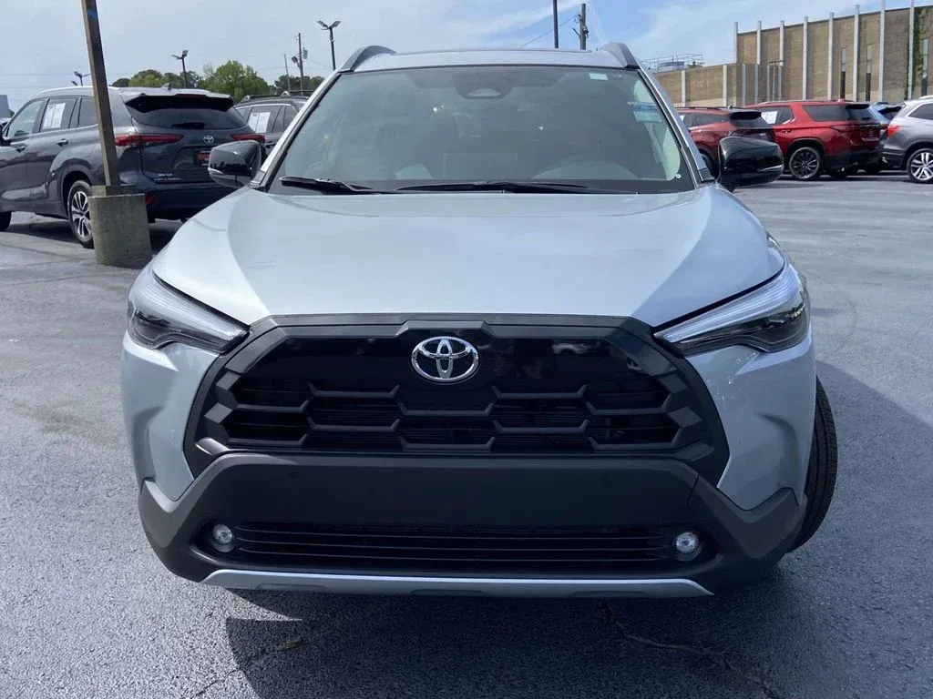 2026 Toyota Corolla Cross XLE thumbnail 8