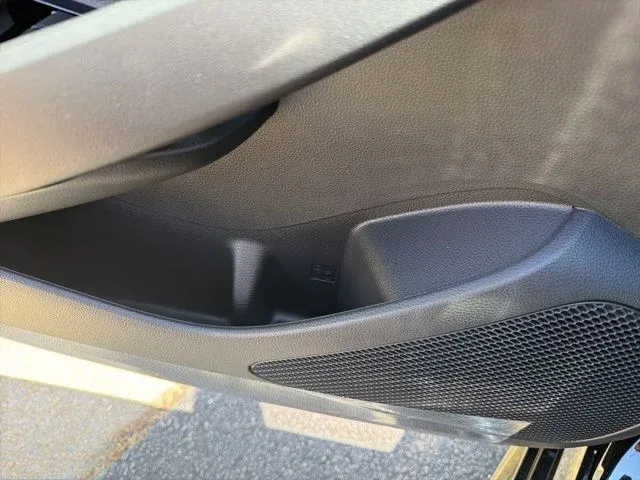 2026 Toyota Corolla Hatchback SE thumbnail 24
