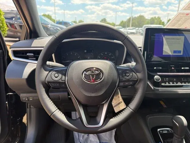 2026 Toyota Corolla Hatchback SE thumbnail 31