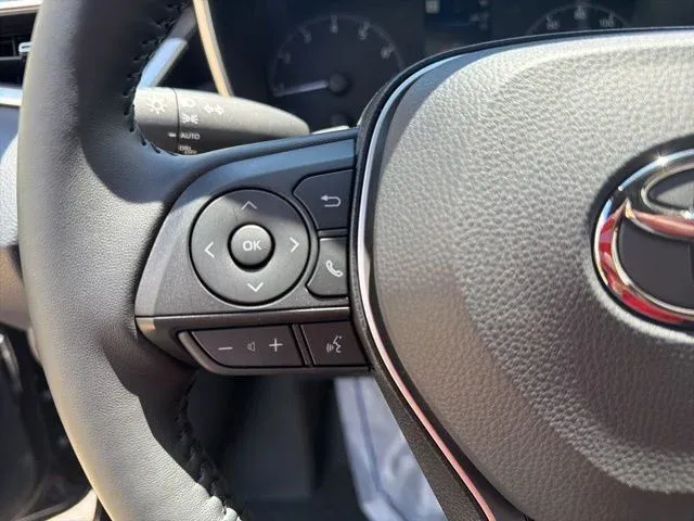 2026 Toyota Corolla Hatchback SE thumbnail 35