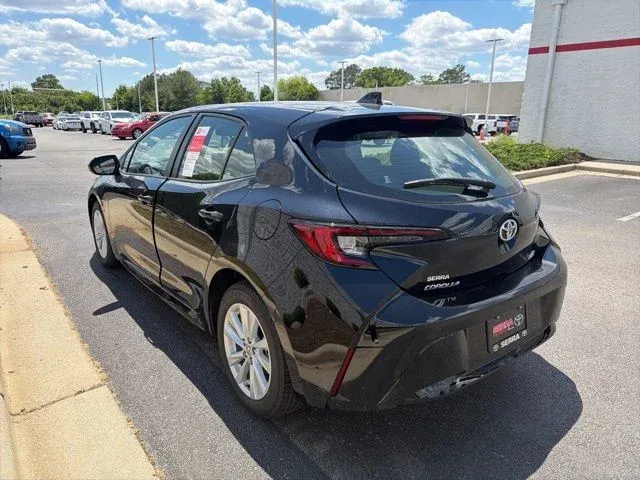 2026 Toyota Corolla Hatchback SE thumbnail 7
