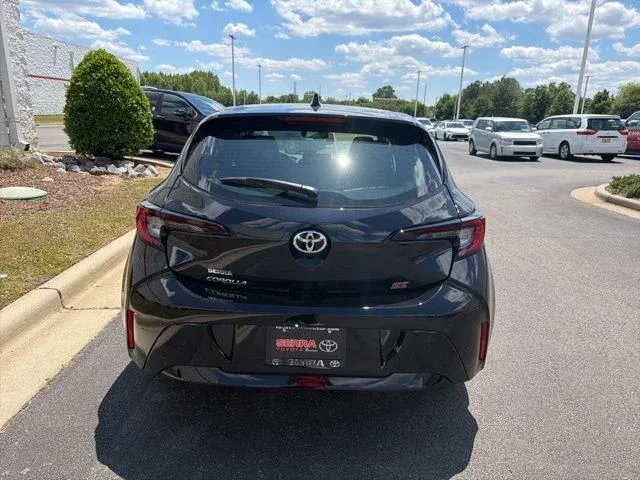2026 Toyota Corolla Hatchback SE thumbnail 8